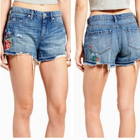 Blank NYC Denim Hiker Distressed Shorts Sz 28 Floral Embroidery Boho Casual Chic - Picture 1 of 13